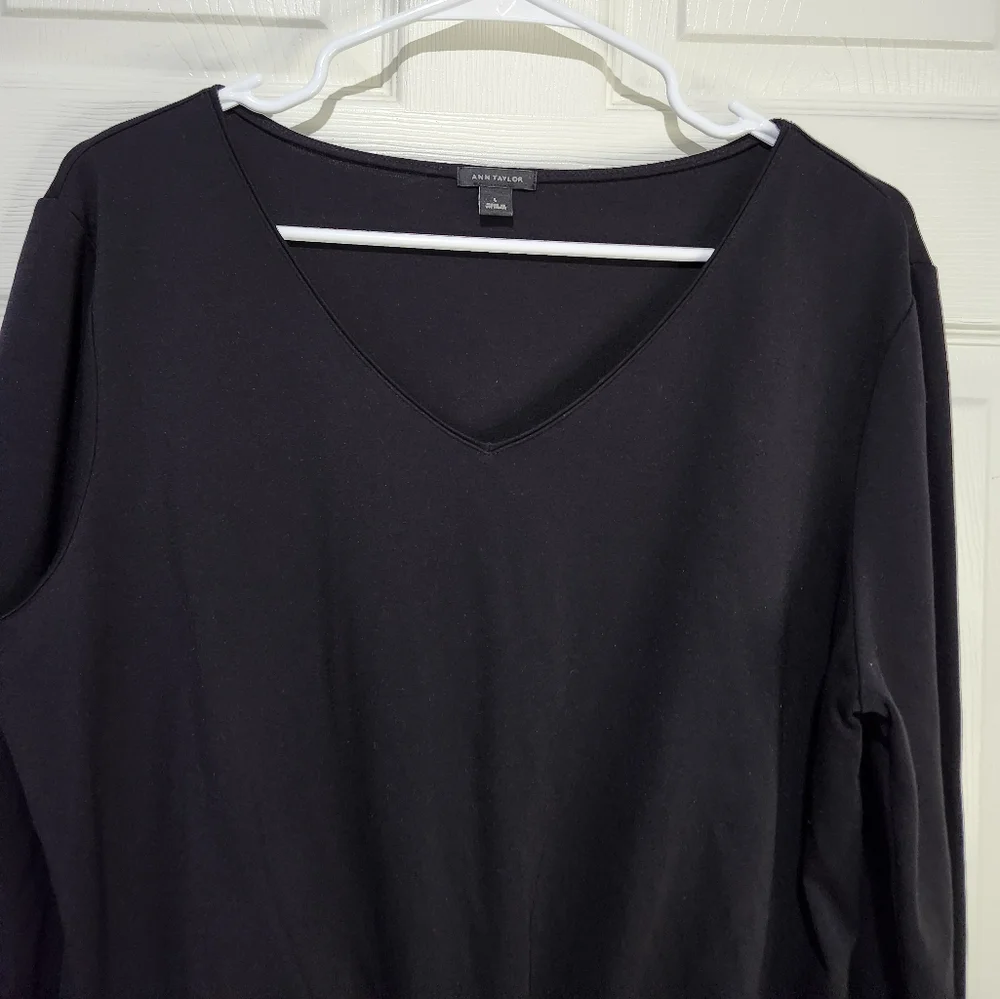 Ann Taylor Women's Black V-Neck Tie-Front Top Size Large